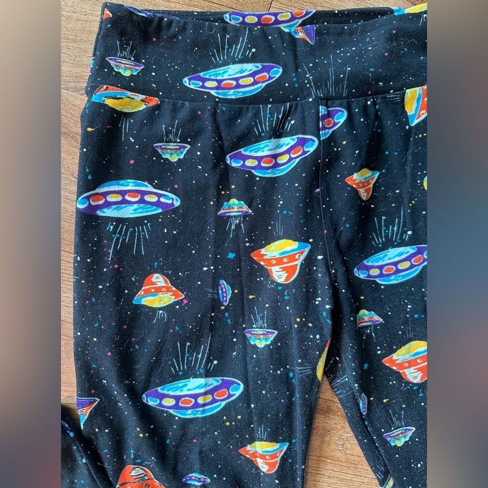 LuLaRoe UFO Alien Saucer Leggings. One Size. - Picture 2 of 5